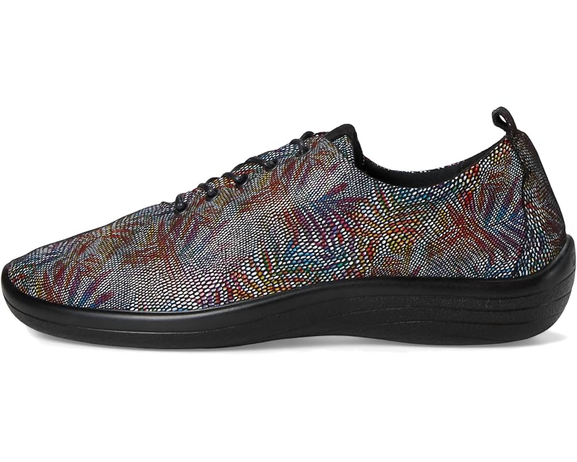 ARCOPEDICO Women’s Lanin Travel Shoes in black palm - women's sneaker - detail view