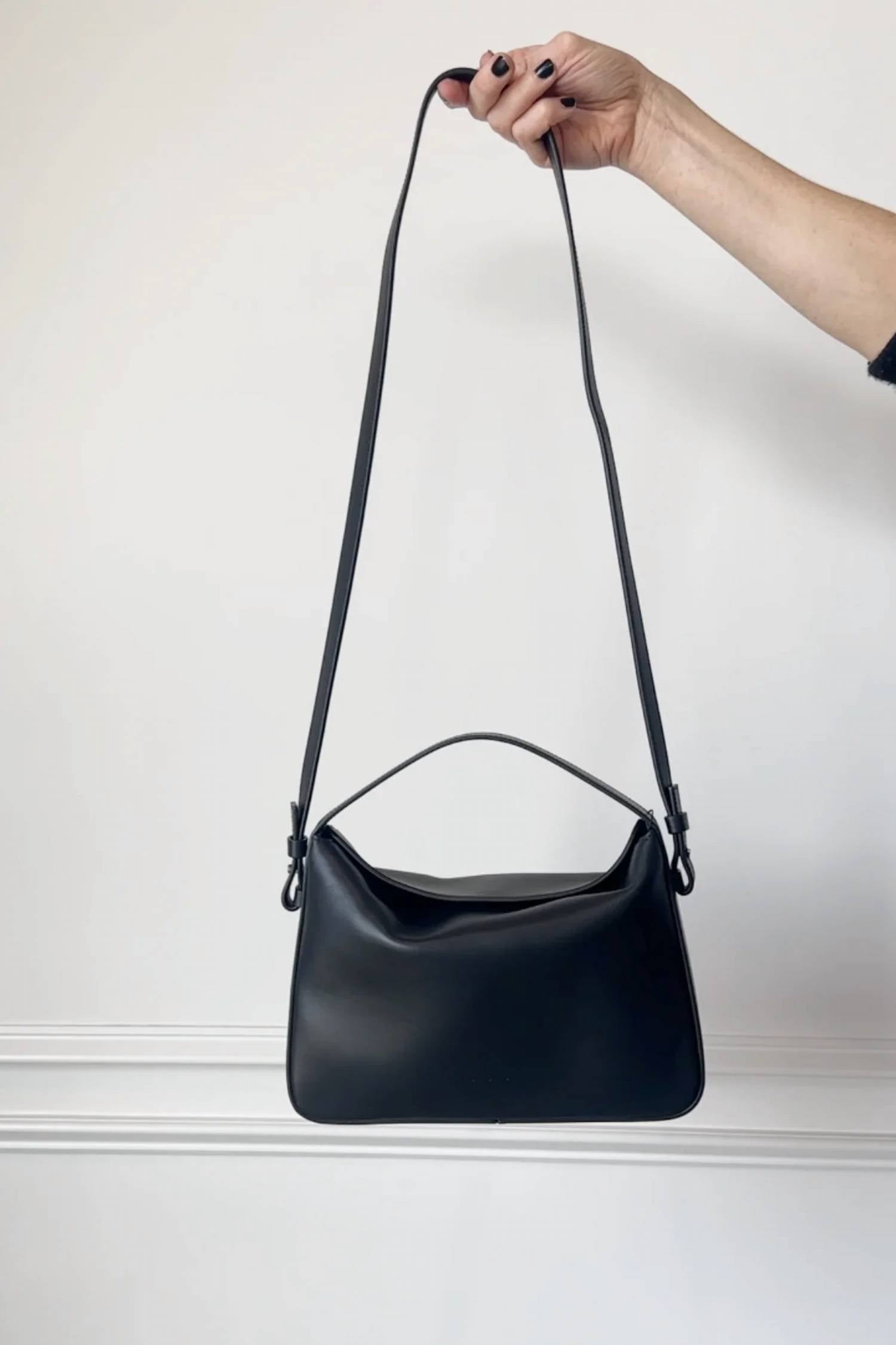 Aesther Ekme - Women's Soft Baguette Crossbody Bag