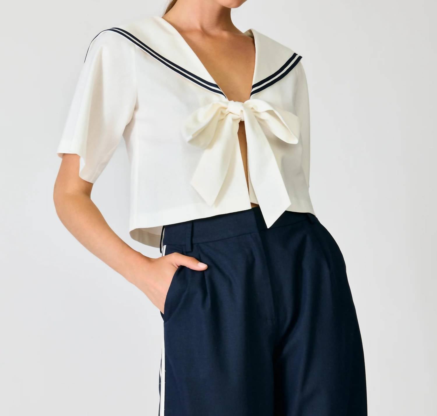 Line And Dot - Anchor Short Sleeve Top