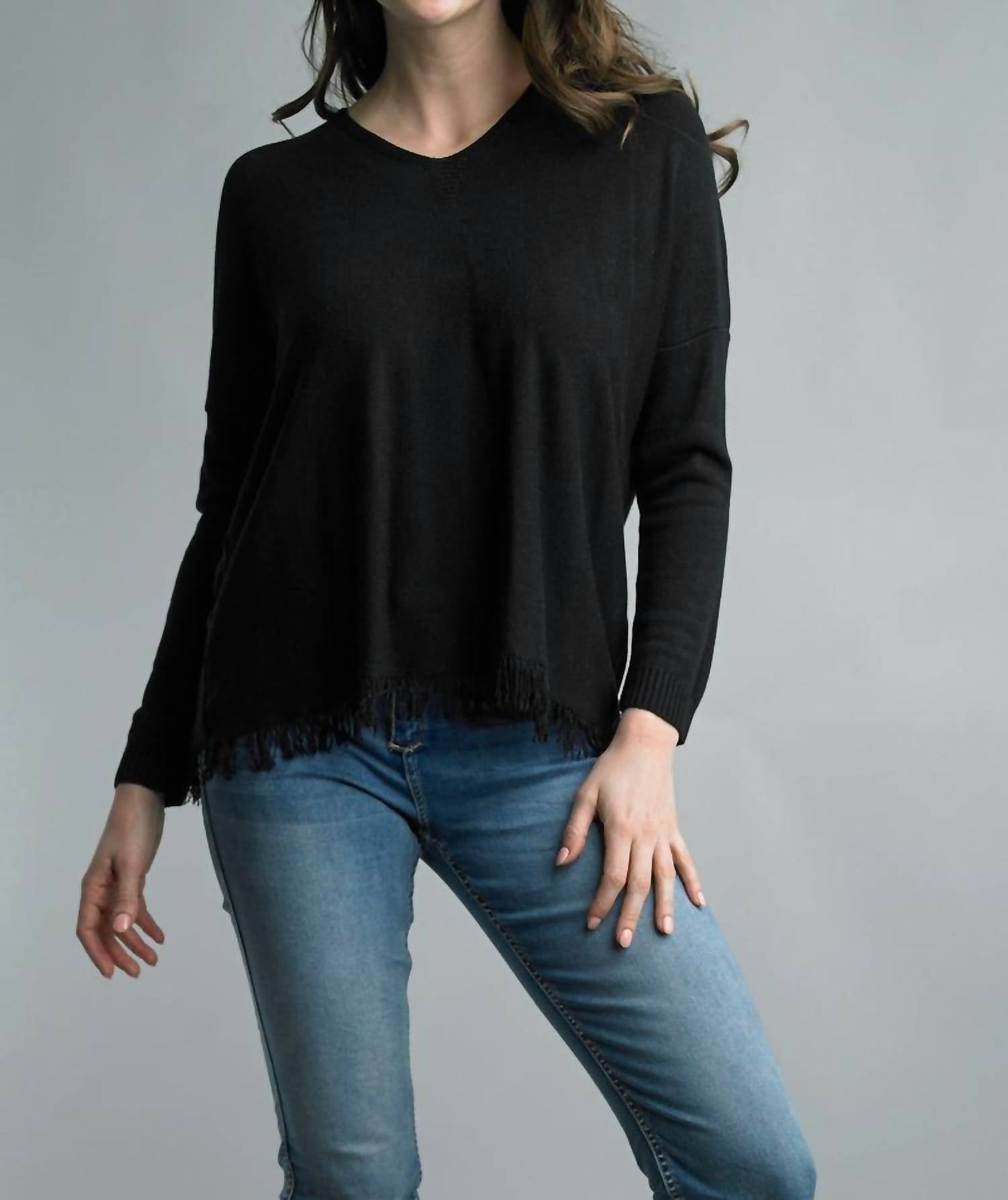 Tempo Paris - V-Neckline Fringe Hem Sweater