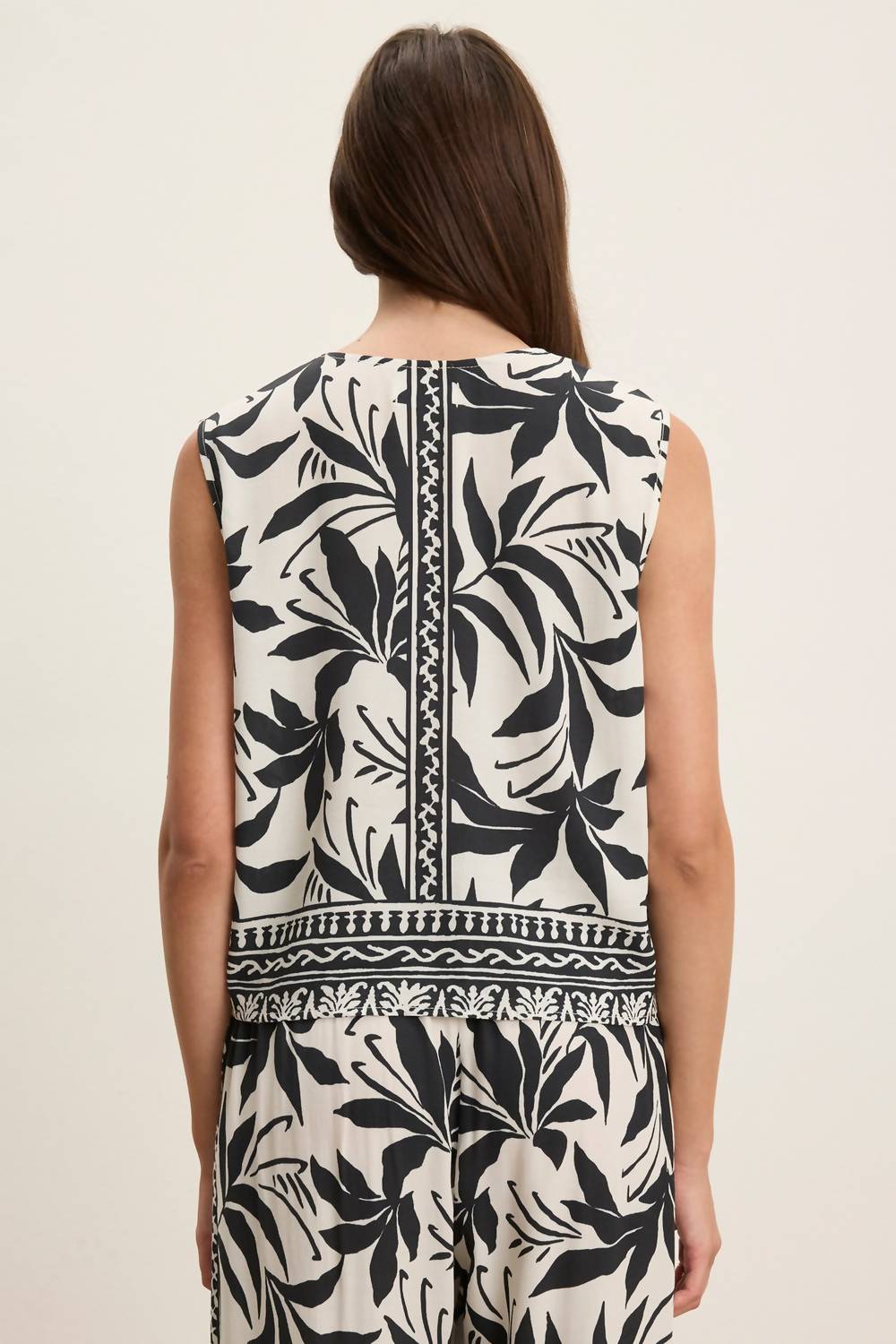 Velvet By Graham & Spencer - Lindsay Fiji Print Tank
