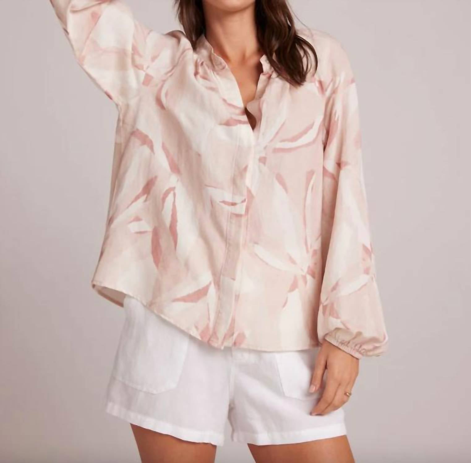 Bella Dahl Long Sleeve Shirred Raglan Shirt in fresco floral print - women's blouse