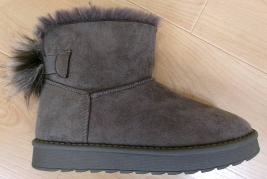 Charlie Paige - Women's Fuzzy Boots