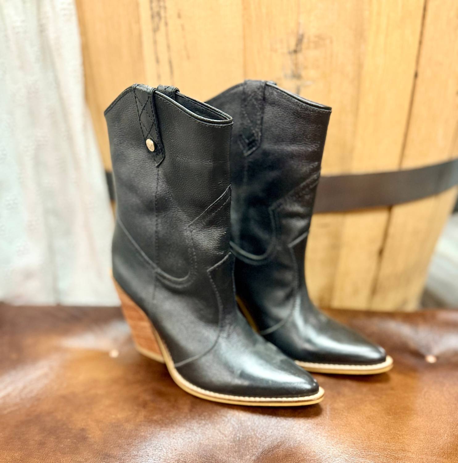 Stivali New York - Women's Chunky Heel Ankle Bootie