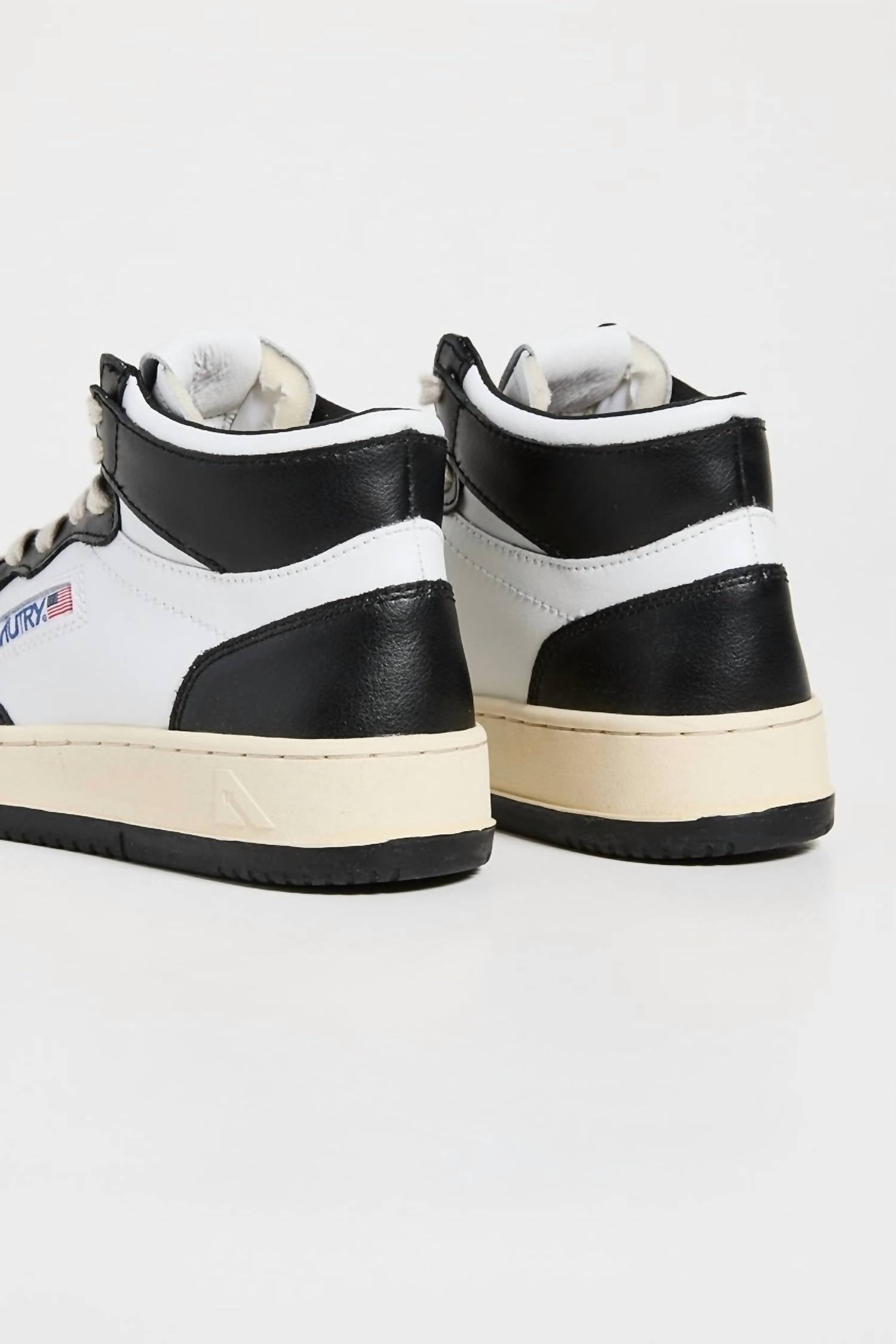 Autry - Women's Medalist Mid Sneaker