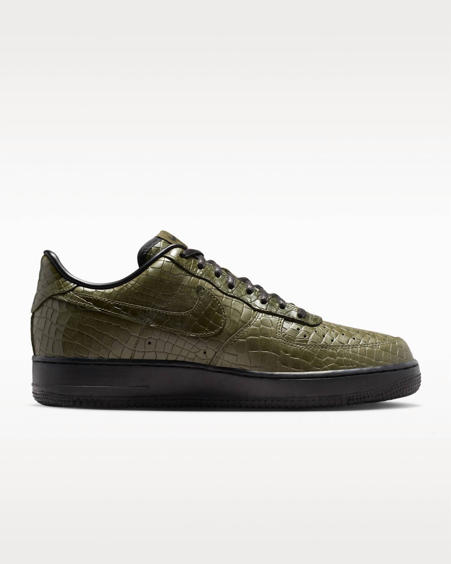 Nike - Men's Air Force 1 '07 Premium Morse Code Sneaker