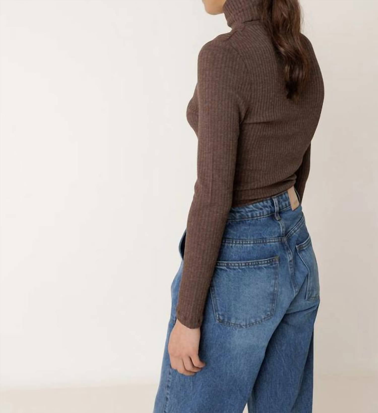 Indi & Cold - Ribbed Fitted T-shirt