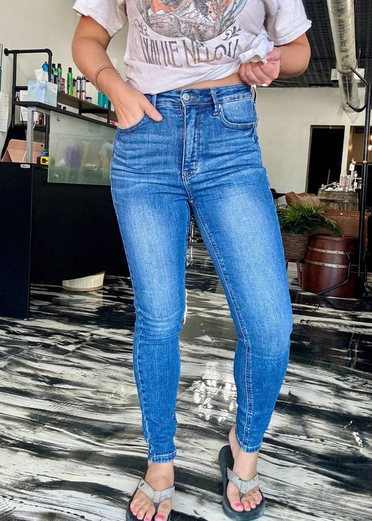 Judy Blue - Lillian Tummy Control Skinny Jeans