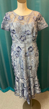 R&M Richards - Women's Floral Embroidered Dress