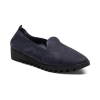 Aetrex Women's Liz Slip-On in navy - women's flats