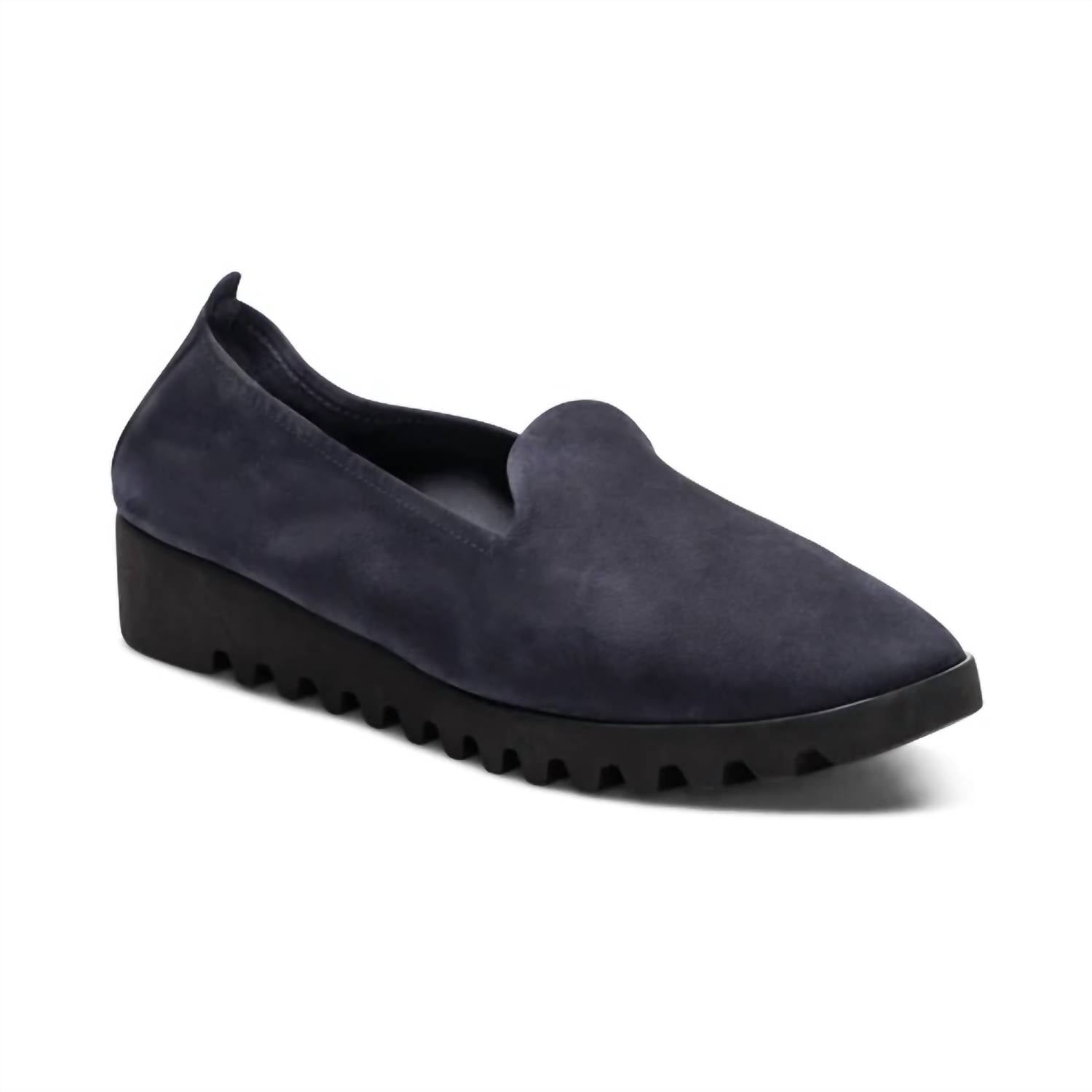 Aetrex Women's Liz Slip-On in navy - women's flats