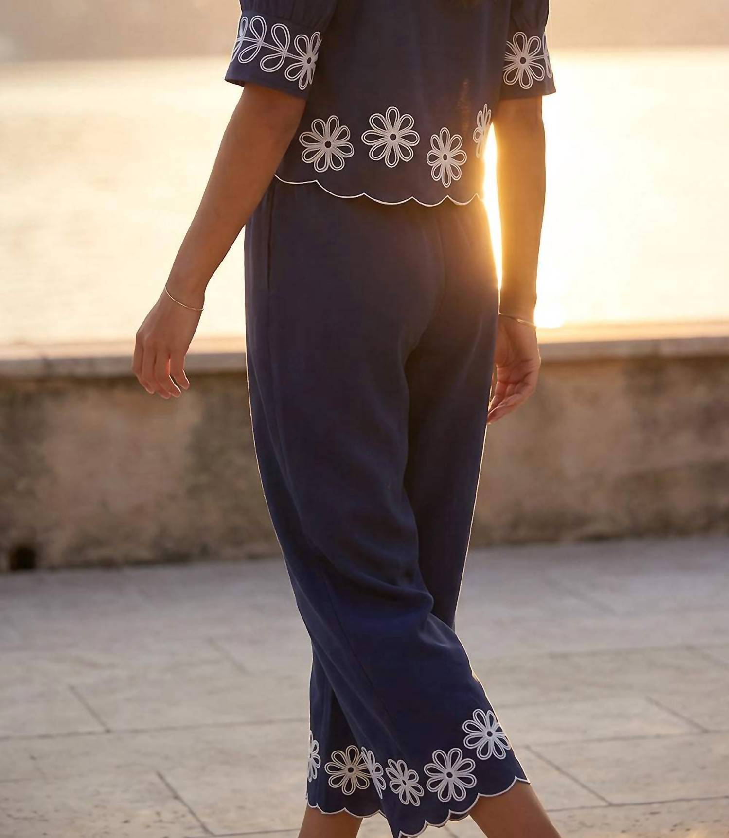 Karen Kane - Scallop Drawstring Pants