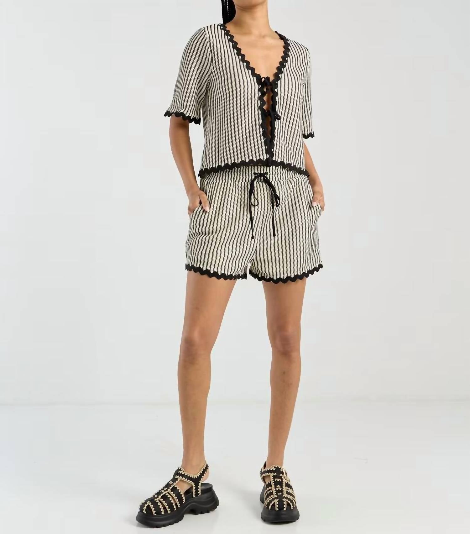 Very J - Wave Trim Detail Knit Top & Shorts Set