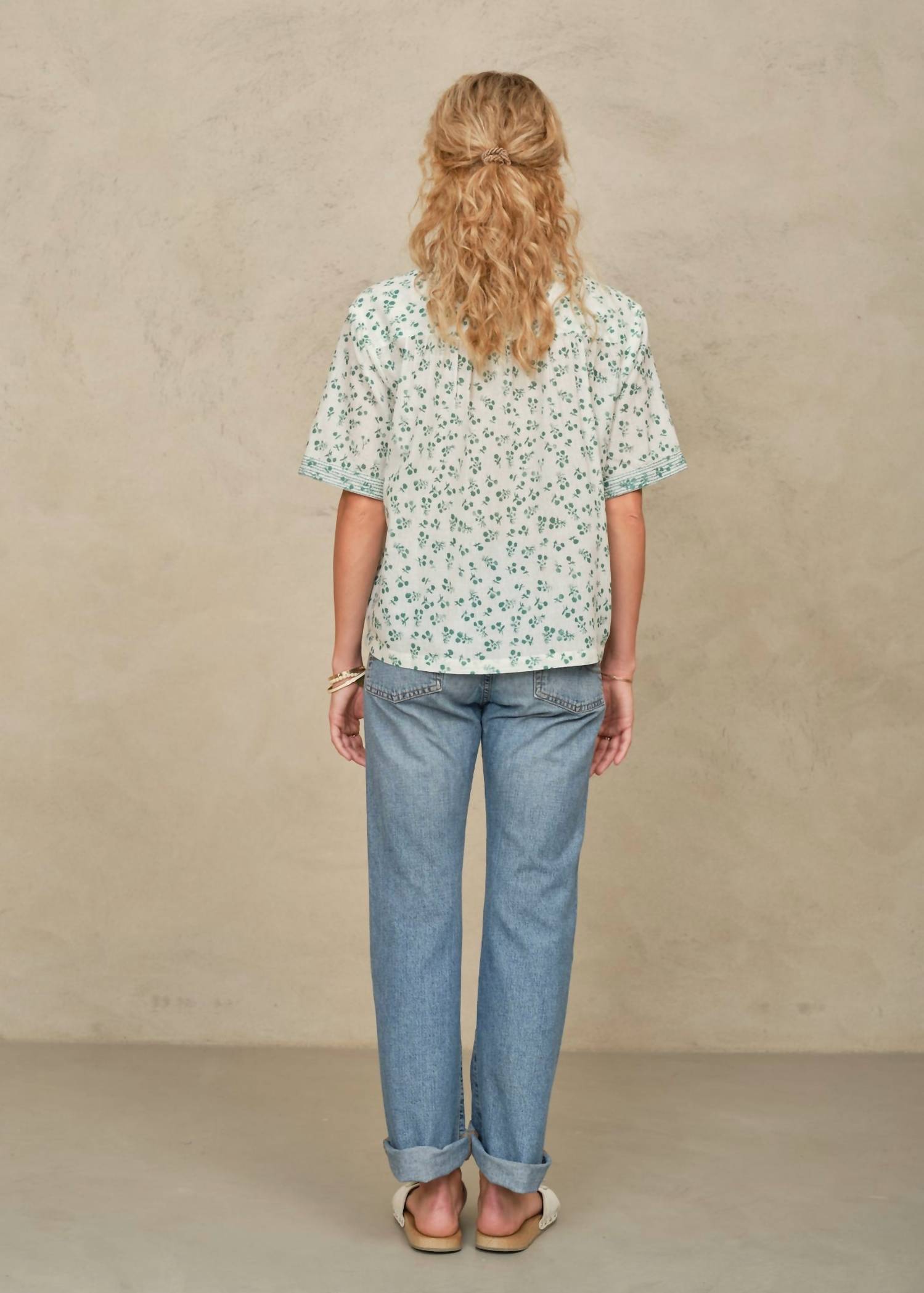 M.A.B.E. - Edie Stitch Short Sleeve Top
