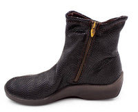 ARCOPEDICO Women's L19 Boot in brown creative - women's shoe - detail view