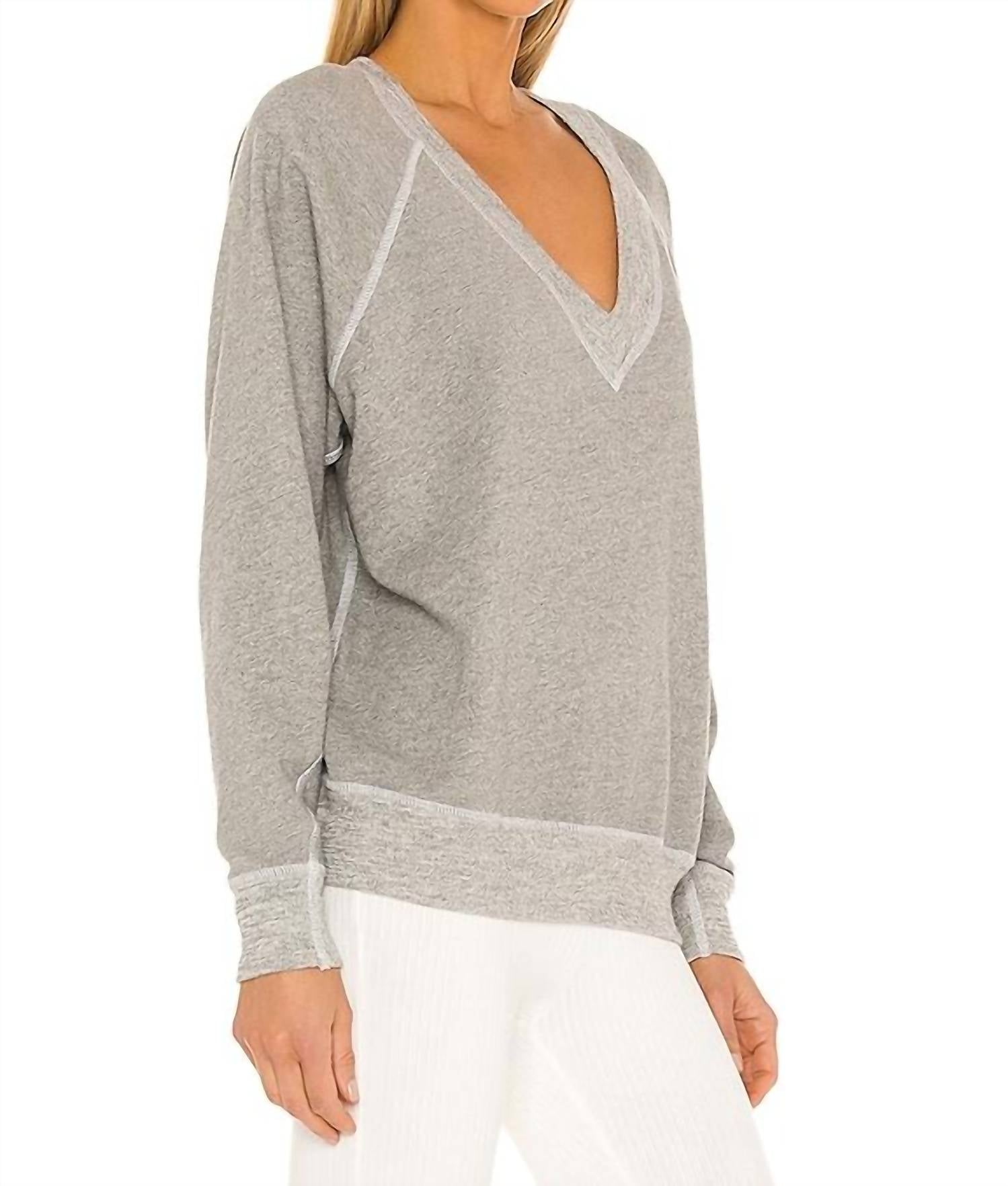 The Great. - V-neck Sweatshirt