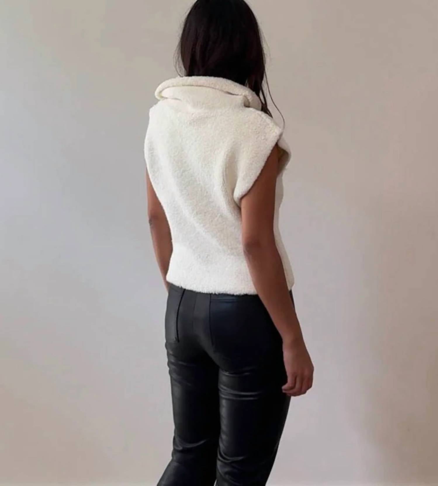 Et Clet - Sleeveless Knit Turtleneck Top