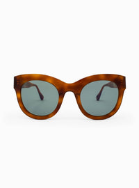 Aperçu Eyewear Women's Le Chat Sunglasses in cognac 01 - women's accessory - detail view