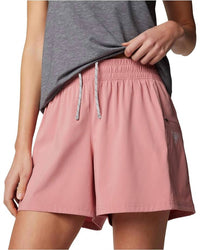 Columbia Performance Fishing Gear Uncharted Shorts in sandalwood pink - women's shorts - detail view