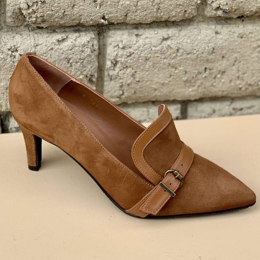 Suede buckle pump