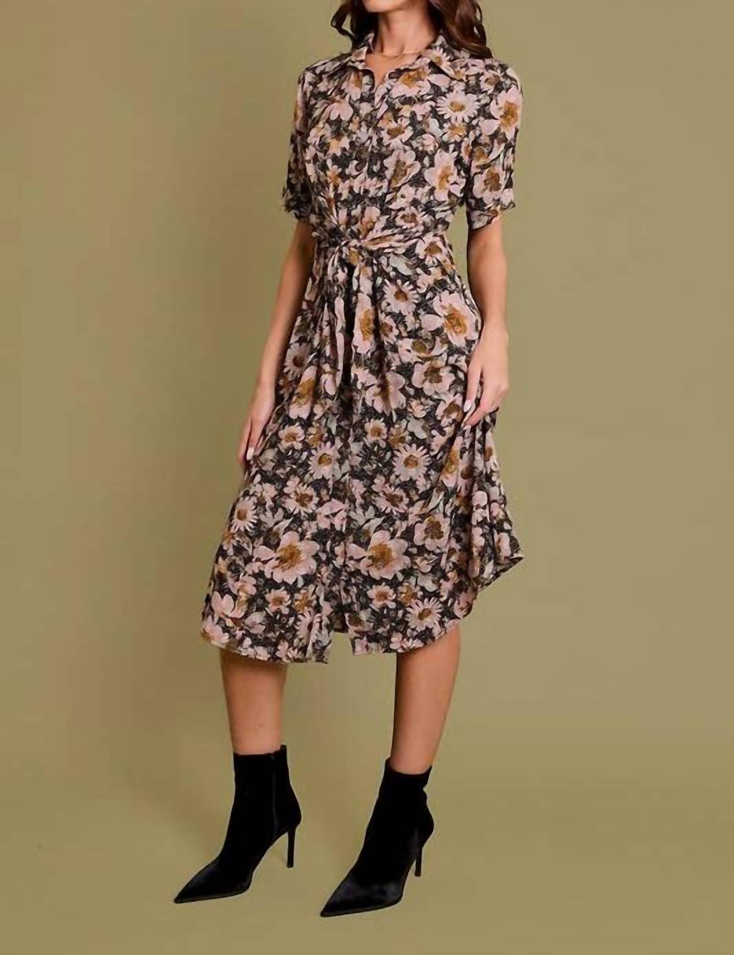 Gilli - Half-Sleeve Floral Midi Dress
