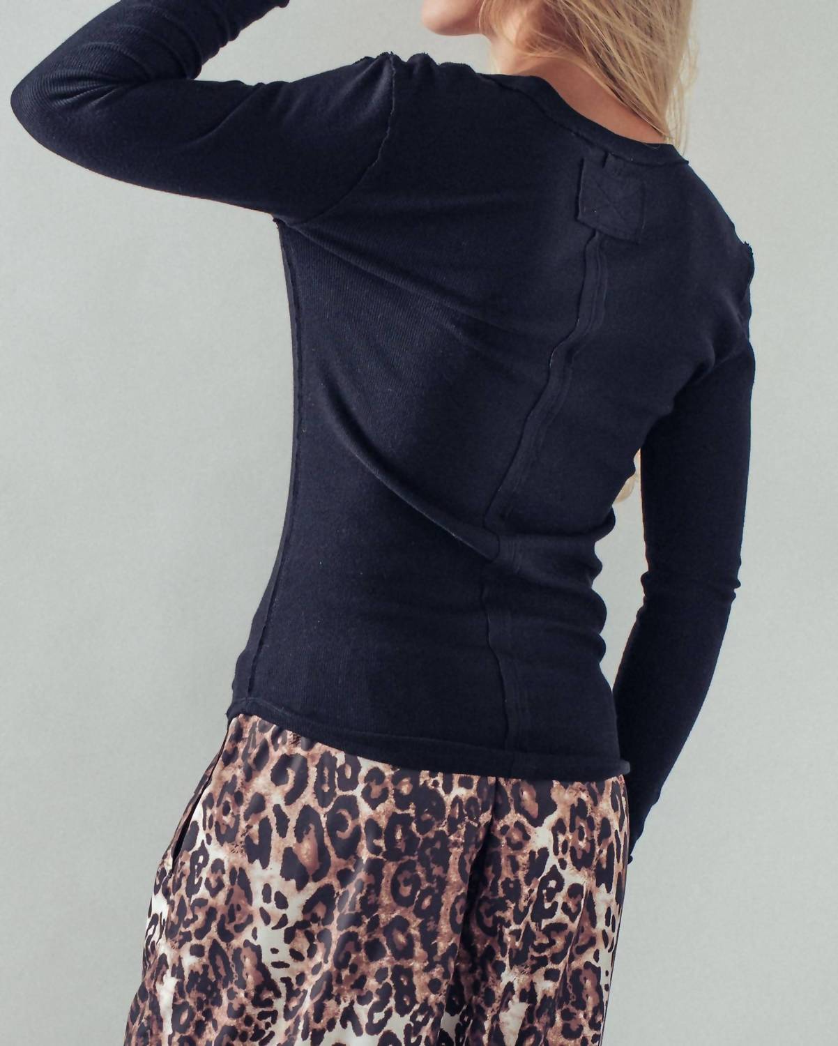 Urban Daizy - Ribbed Henley Long Sleeve Top