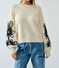 Aaron & Amber - EMBROIDERED DETAIL PULLOVER SWEATER TOP