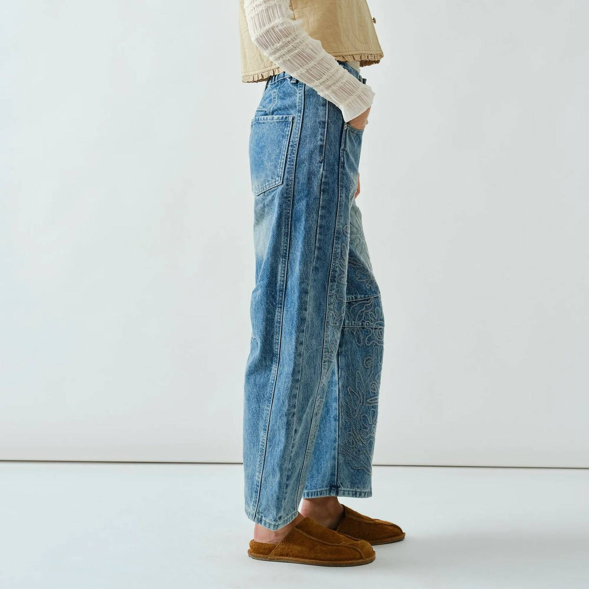 Aaron & Amber - Pressed Flower Barrel Jeans