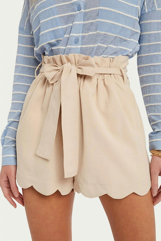 HIGH-WAISTED SCALLOP TRIM SHORTS