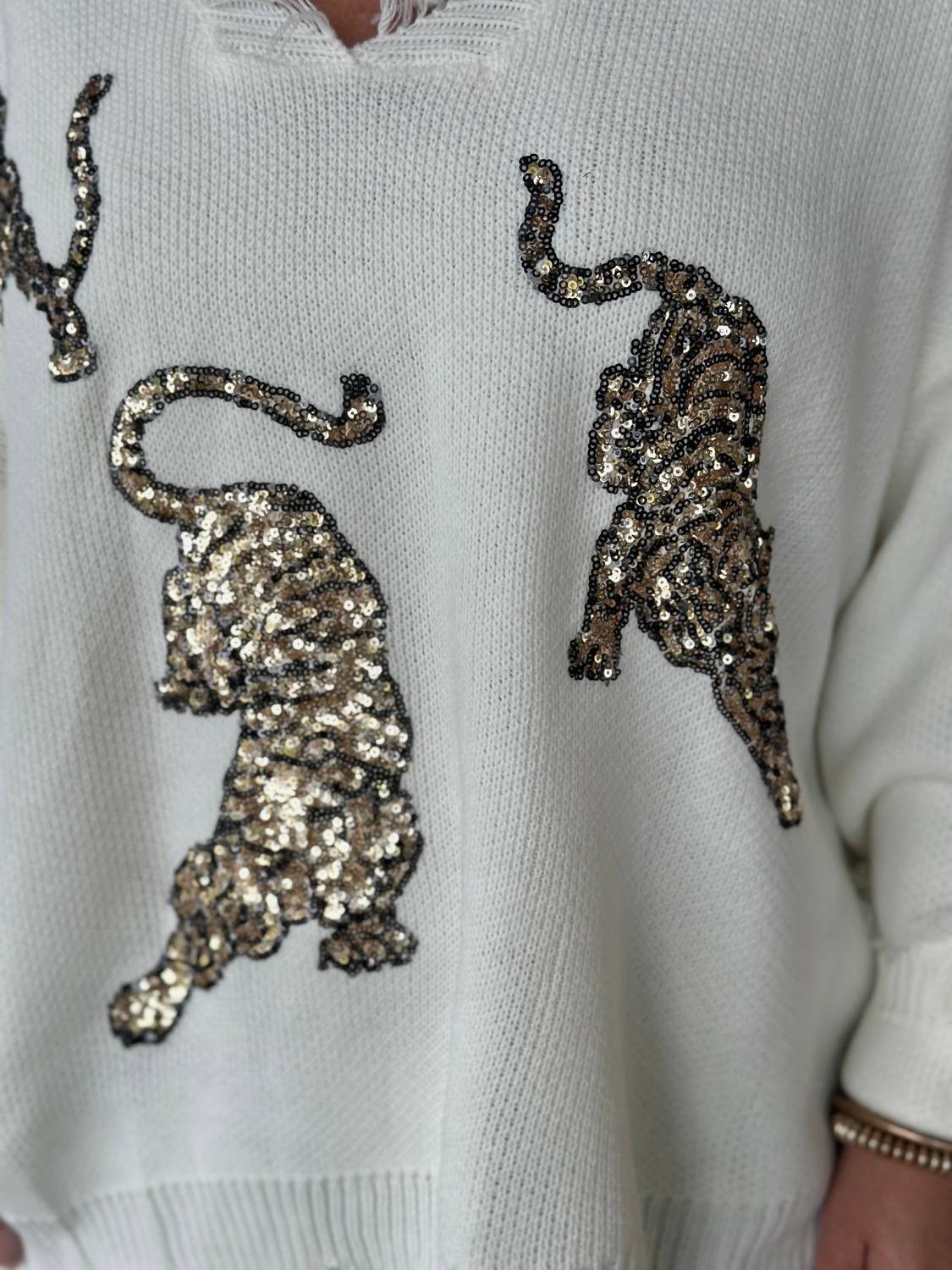 Voy - Distressed Tiger Sweater