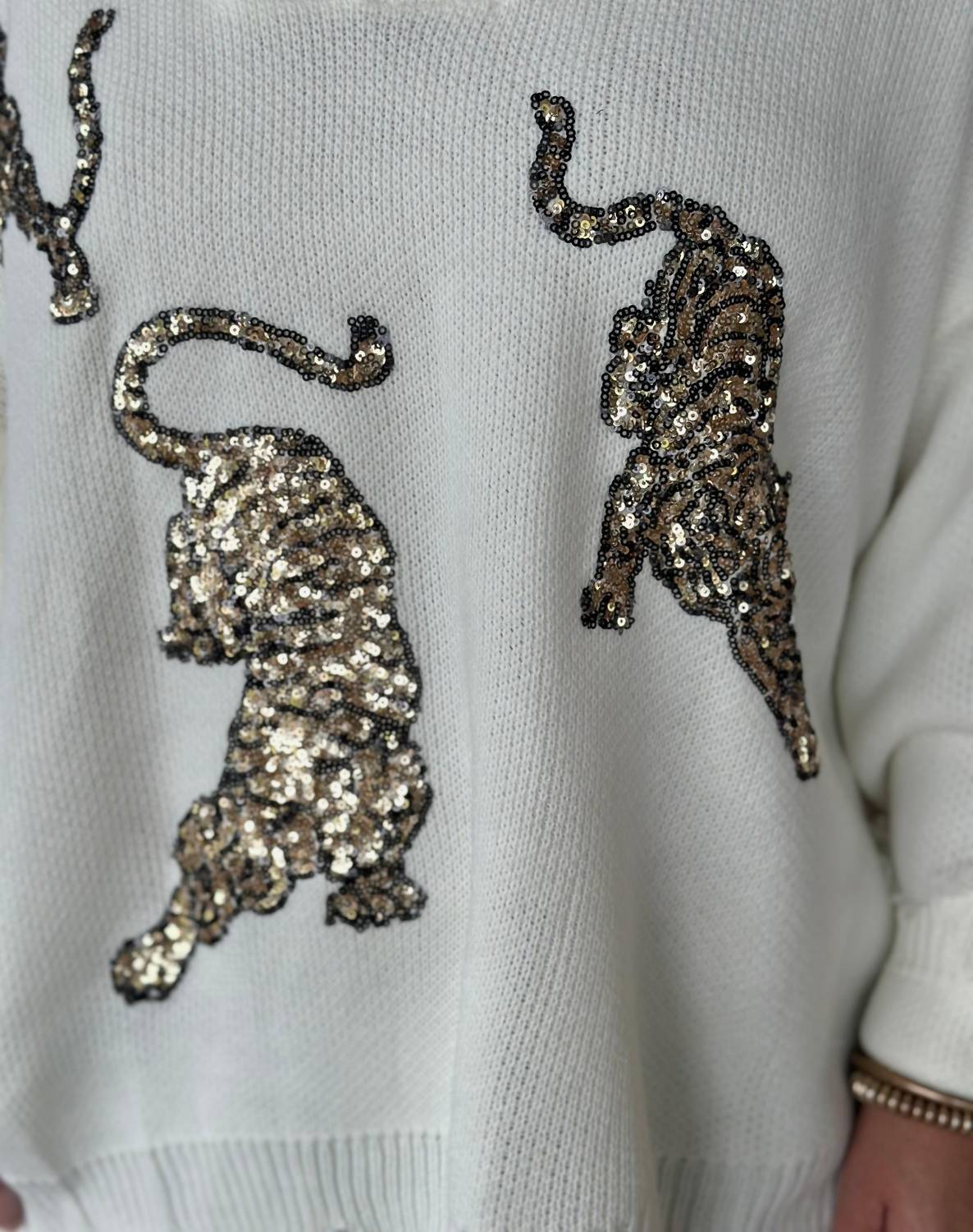 Voy - Distressed Tiger Sweater