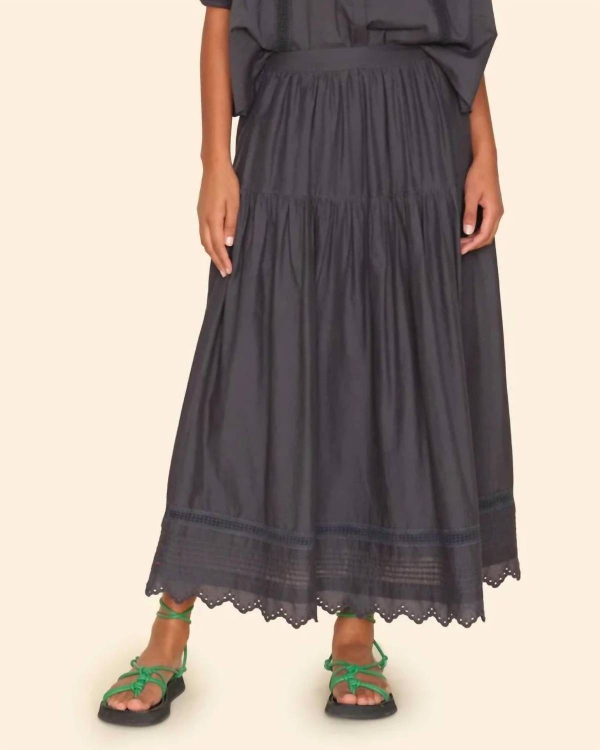 XIRENA Tilda Midi Skirt in obsidian - women's skirt