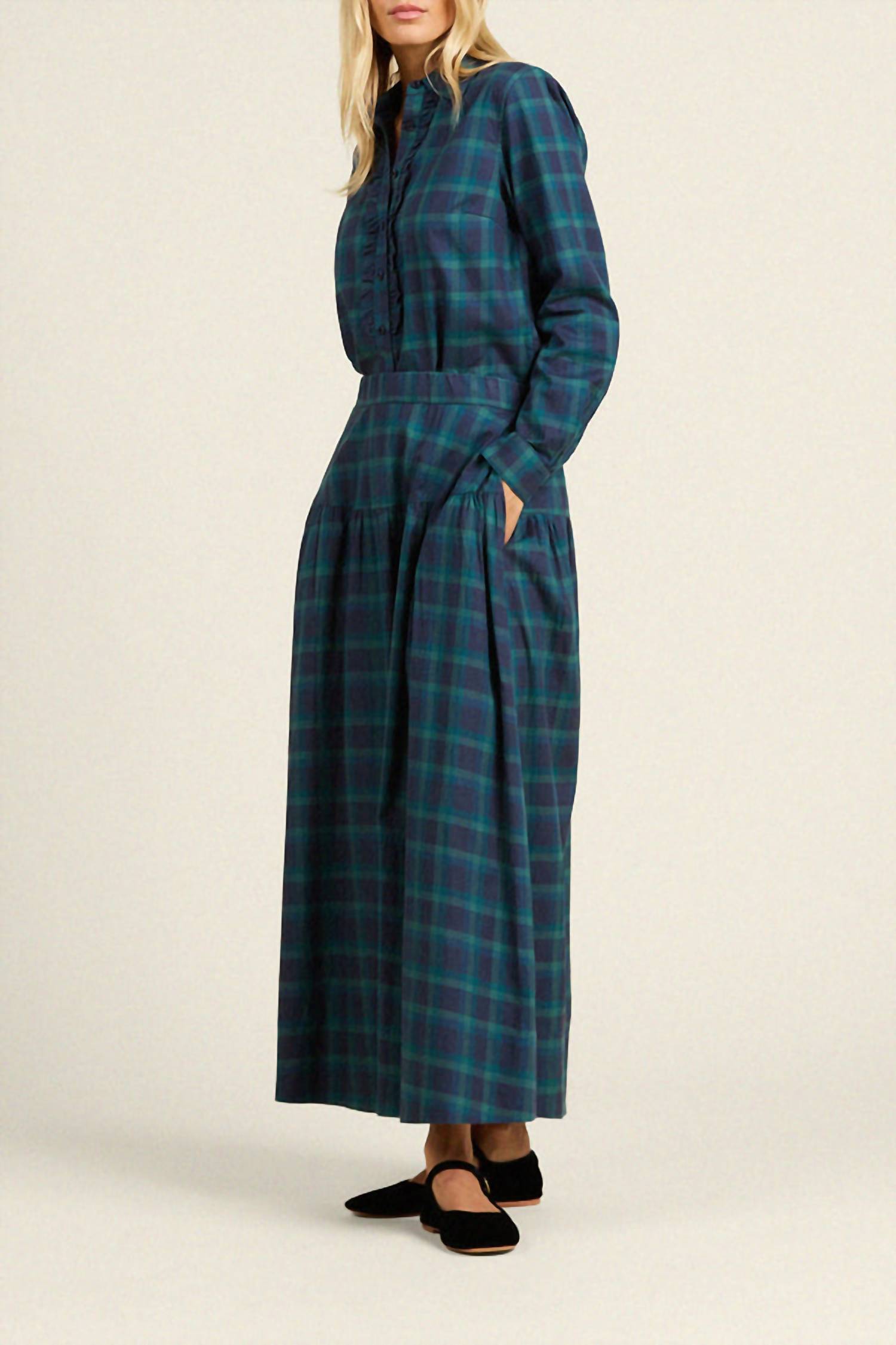 TROVATA Ava Shirt in nocturne plaid - women's shirt - alternate view