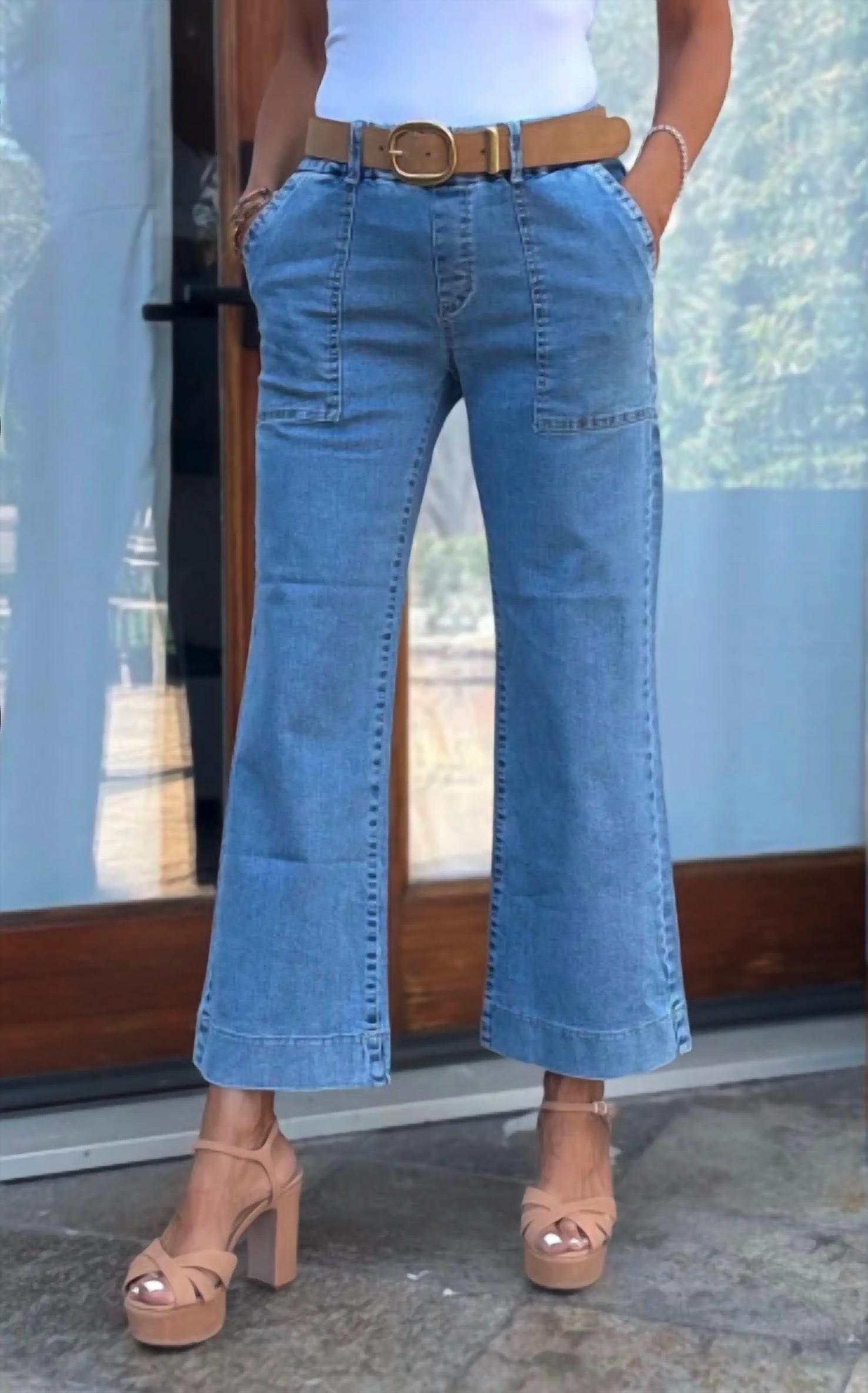 BEVY FLOG Eden Crop Jeans in denim - women's jeans