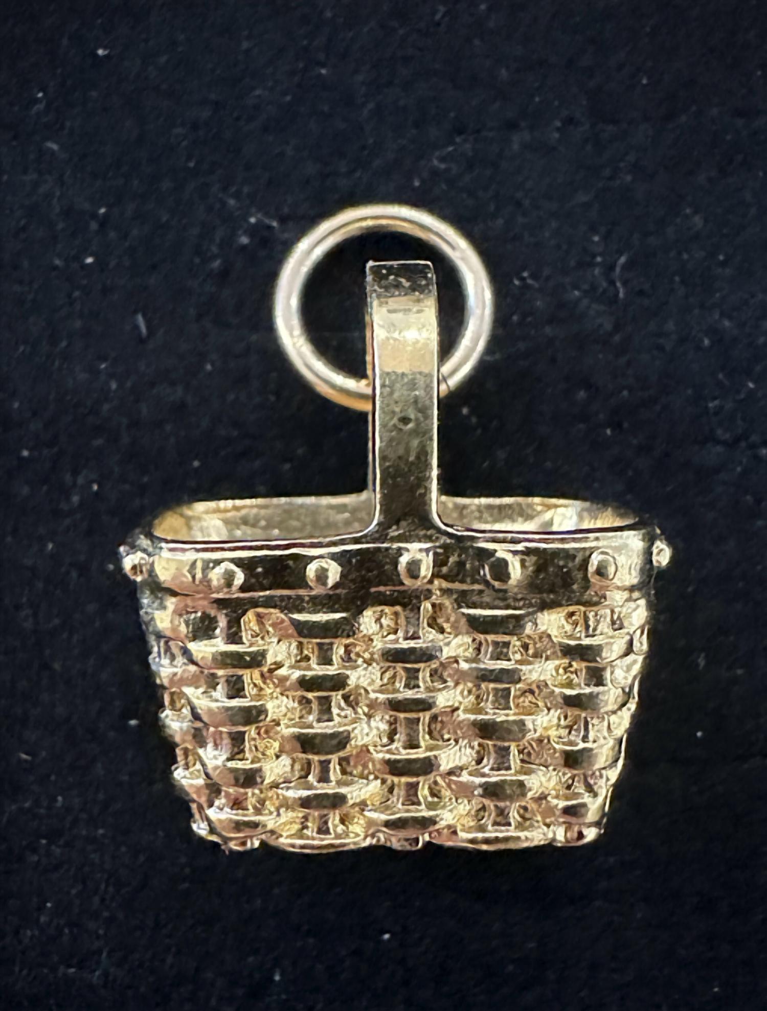 Azi Rasson - Women's Vintage Picnic Basket Charm