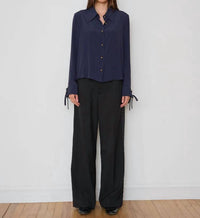 WE-AR4 The 20S Blouse in navy - women's shirt