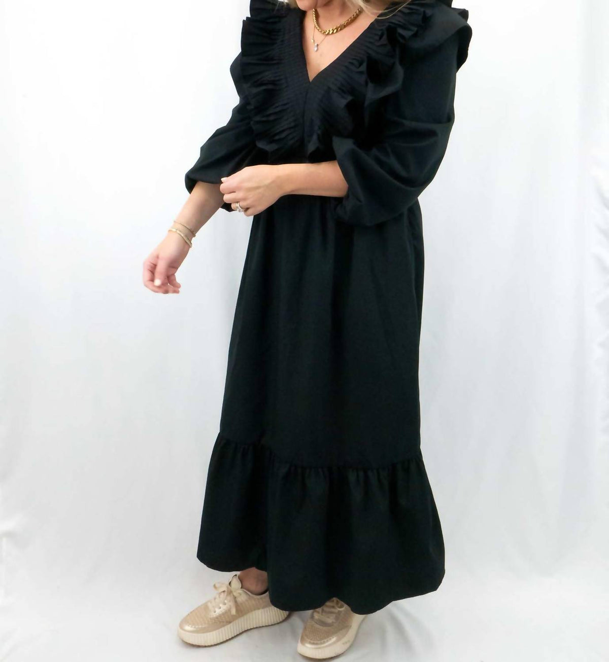 Entro - V-neck Dramatic Ruffle Maxi Dress
