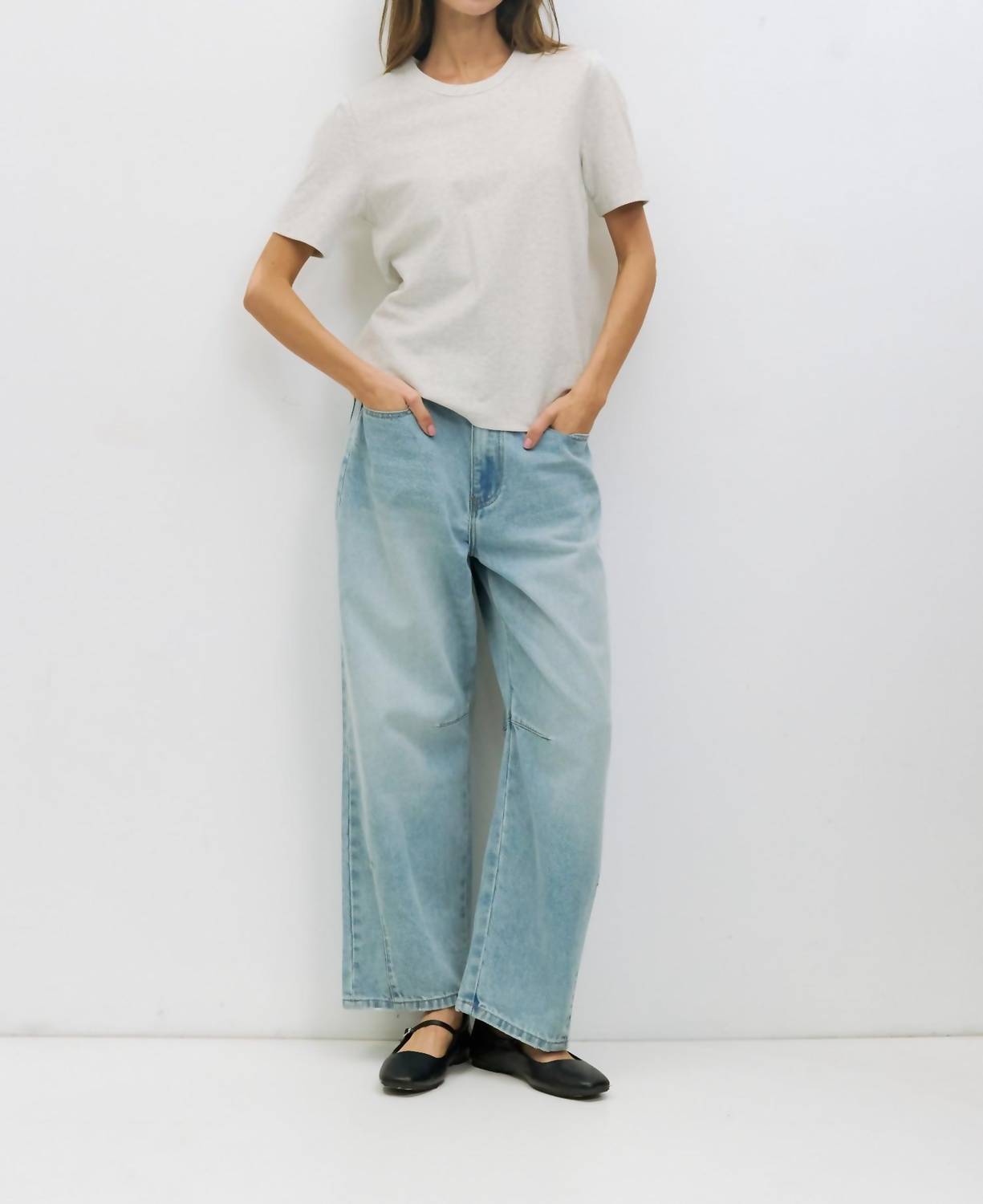 MOD REF Ansen Ultimate Coolgirl Barrel Jeans in light blue - women's jeans