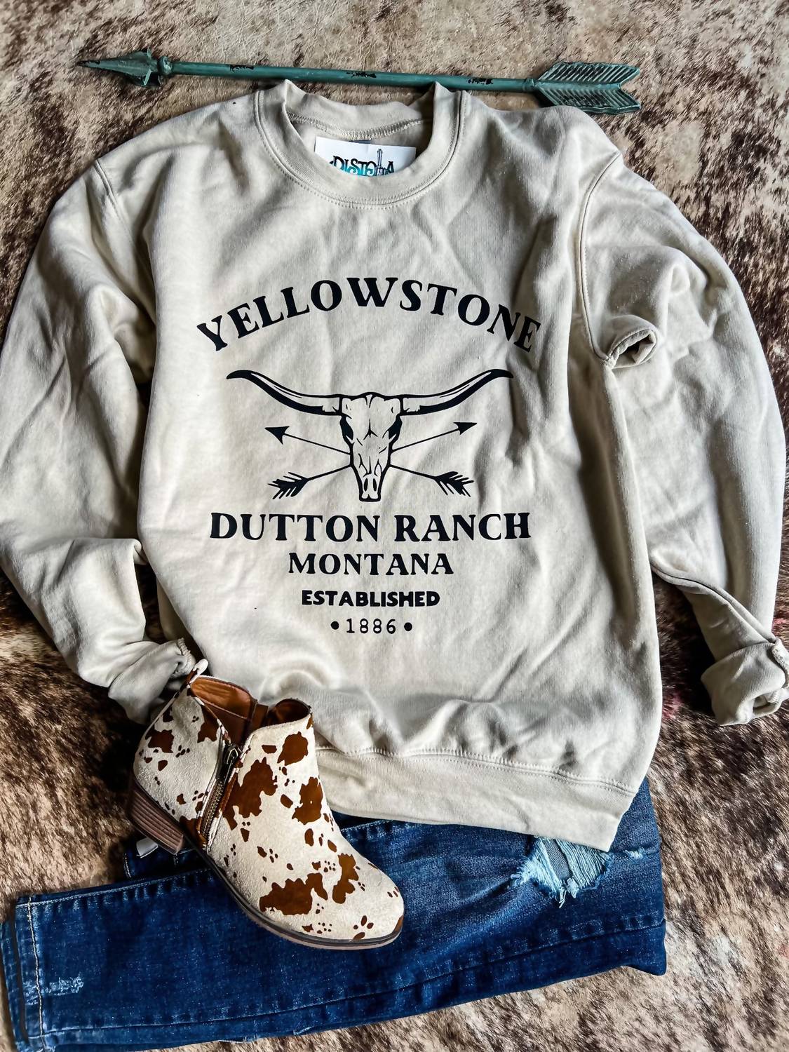 GILDAN Women's Dutton Ranch Sweatshirt in beige - women's top