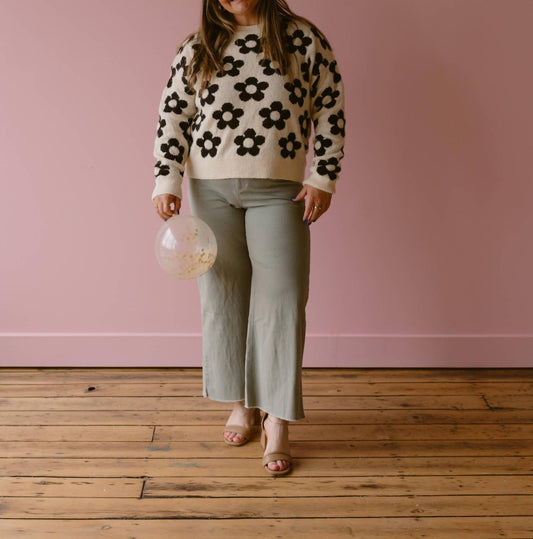 Sunday Edition - Daisy Crewneck Sweater