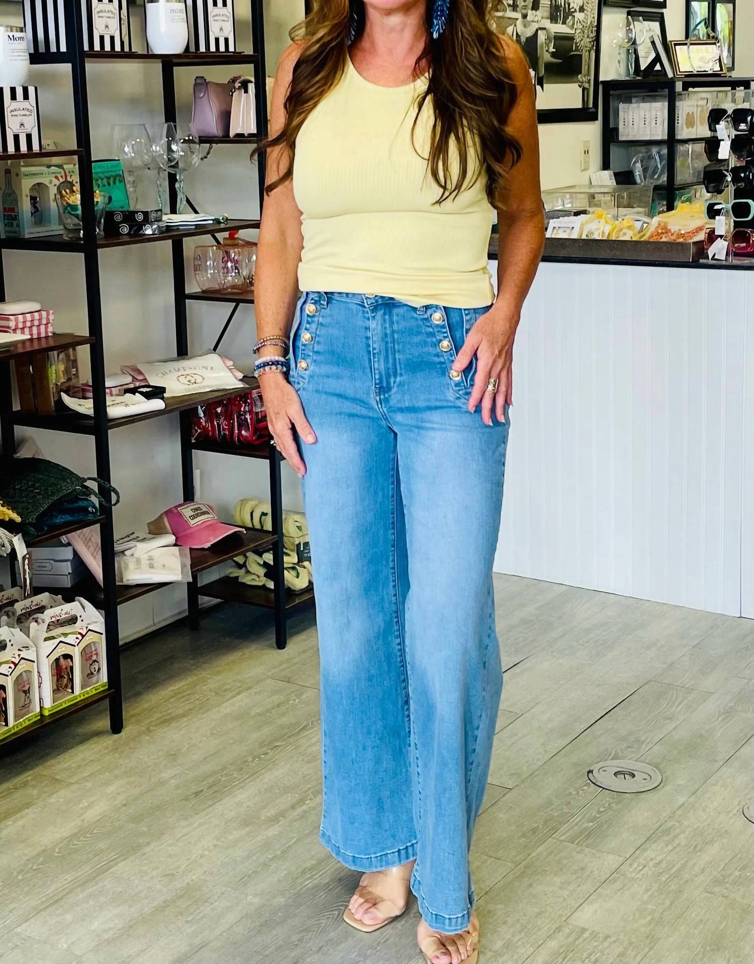 Q2 - Straight Flared Jeans