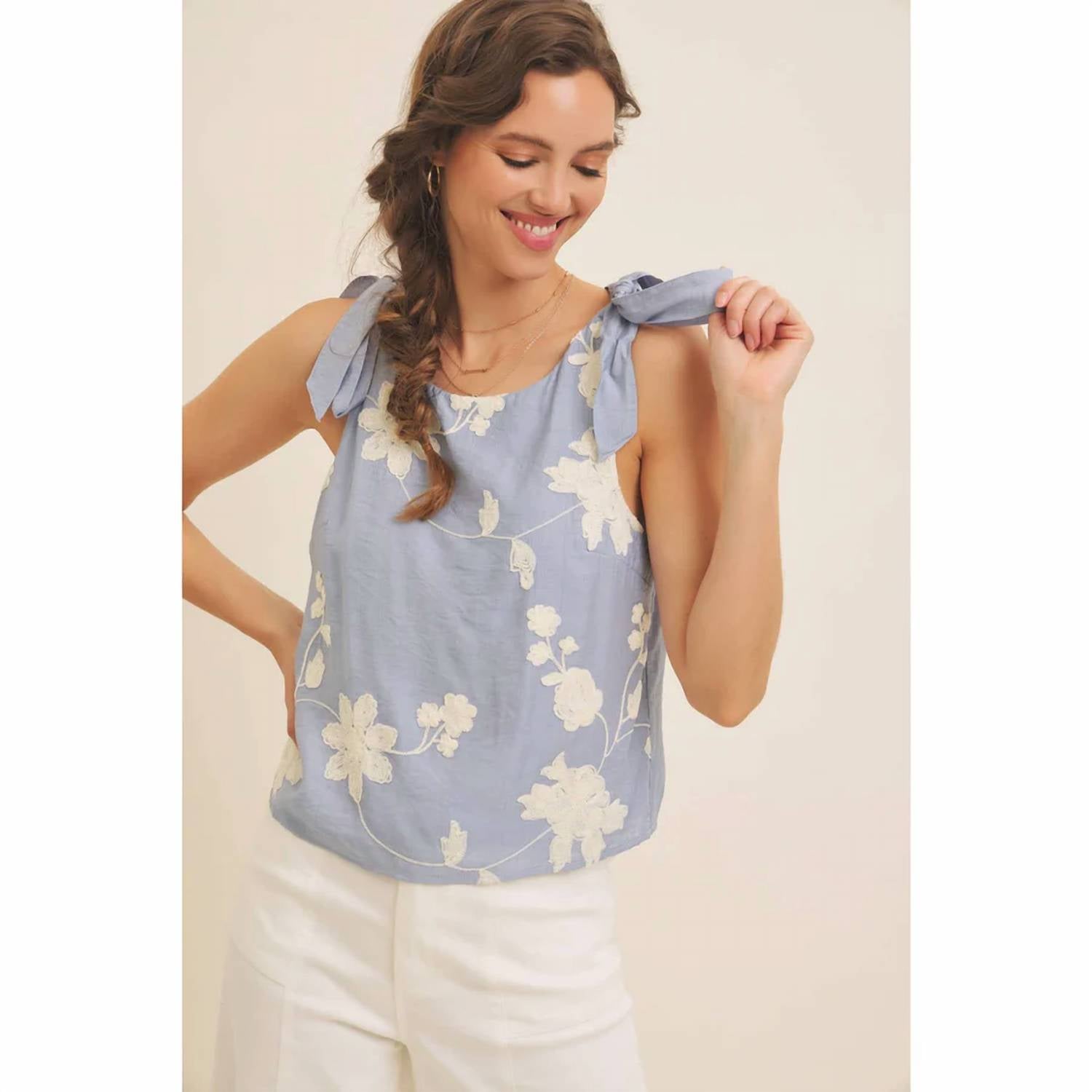 In February - Romantic Embroidery Blouse