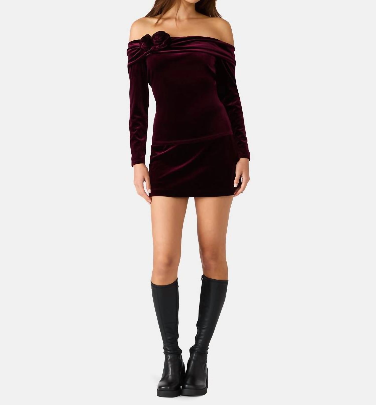 Steve Madden - Lici Long Sleeve Off-the-shoulder Top