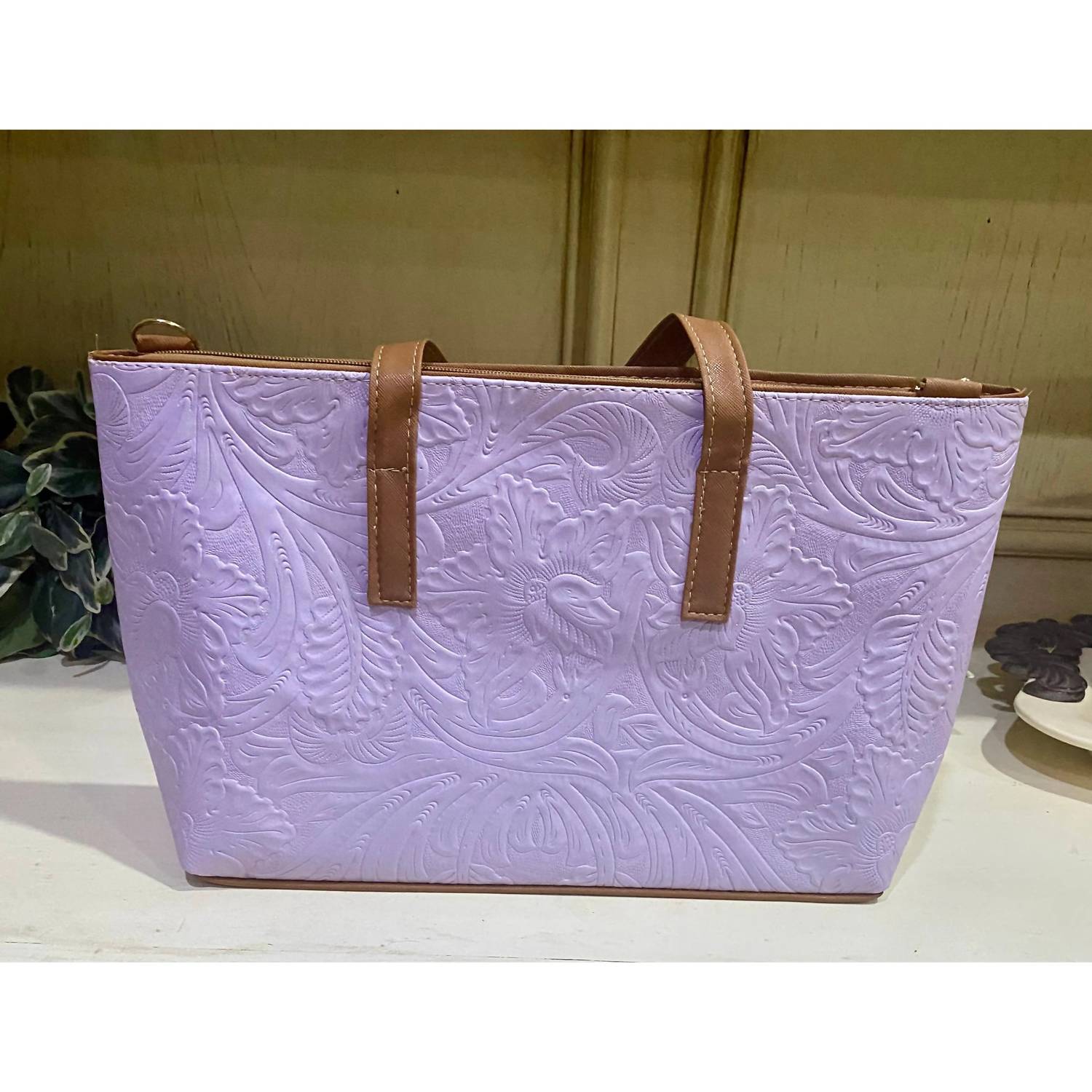 Gmce Global Trading - Women's Barco Artesanal Textured Floral Leather Tote Bag