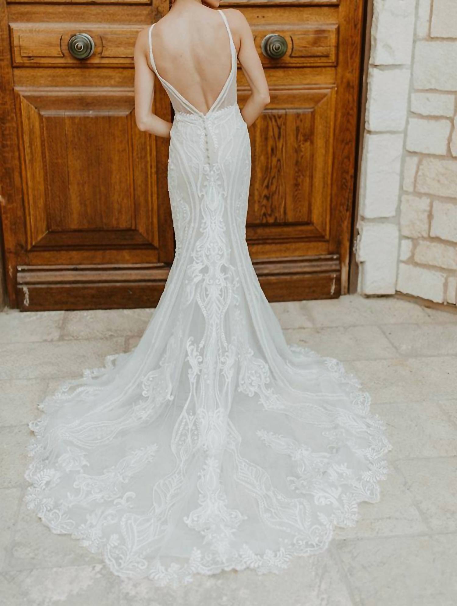 Essence Of Australia - Glamorous Lace Fit-and-flare Wedding Gown