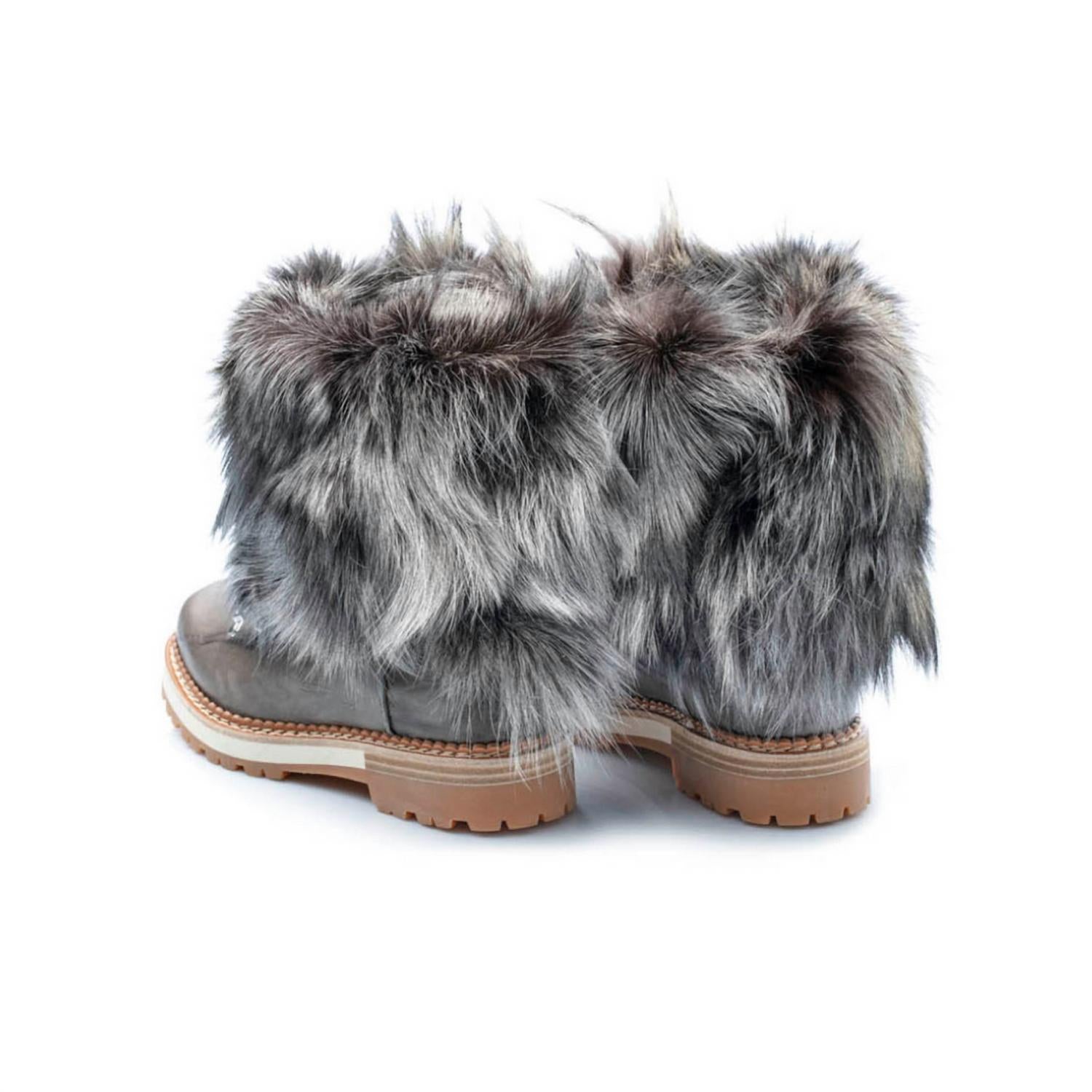 Montelliana Women's Seicento Boot - women's shoe - detail view