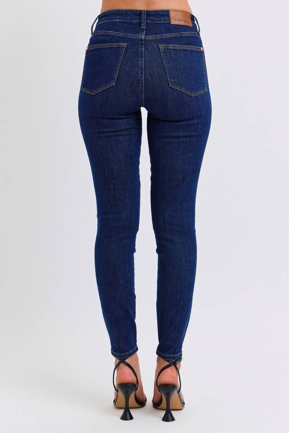 Judy Blue - Mid Rise Tummy Control Classic Skinny Jeans