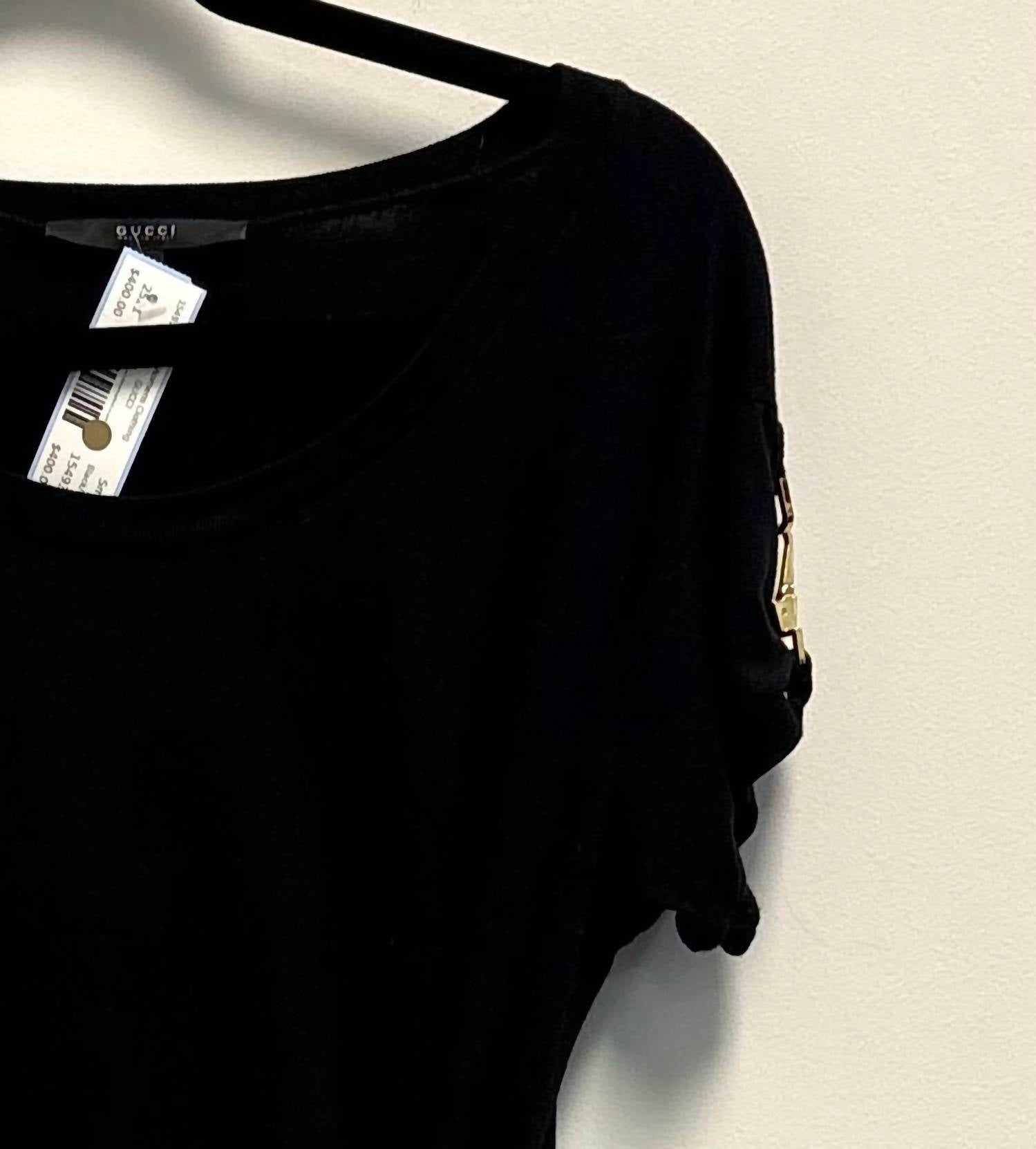 Gucci - Pre-loved Women's Cotton Short Sleeve Top With Tone Swivel Snap Carabiner Clips And Straps