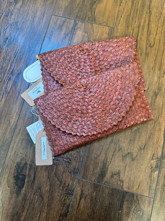 Village Thrive - Rattan Clutch