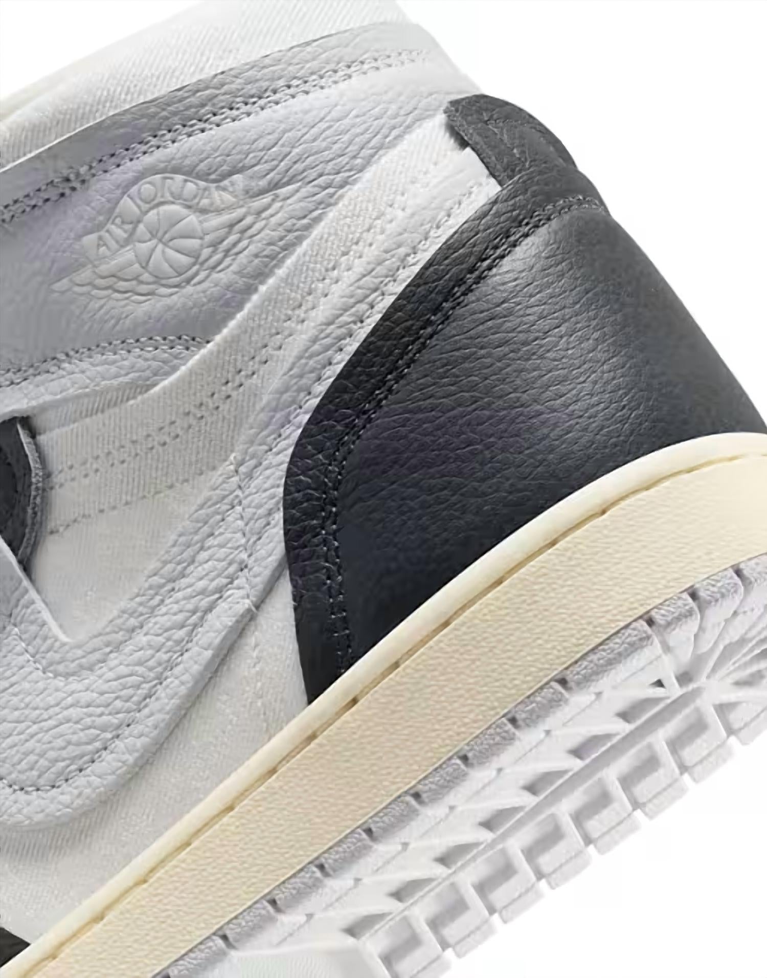 Jordan - Women's Air Jordan 1 Sneaker